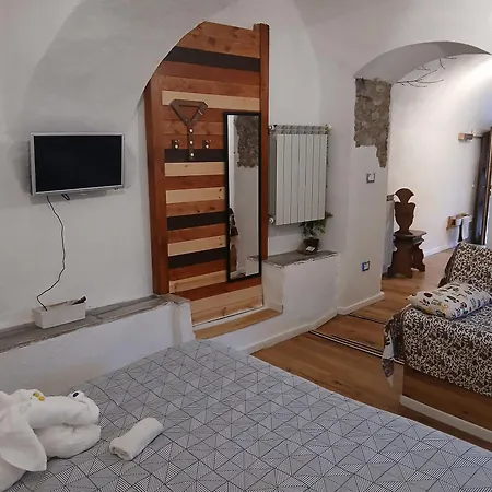 8a Castelbianco Bed & Breakfast *