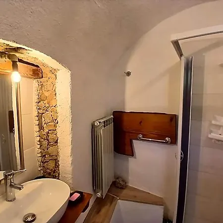 8a Castelbianco 3*
